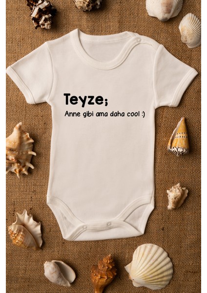 Teyze Anne Gibi Ama Daha Cool Baskılı Ekru Çıtçıtlı Body Zıbın 5048