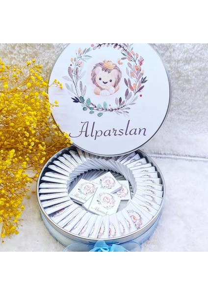 Aslanlı Isme Özel Bebek Çikolatası 50 Madlen Etiketli