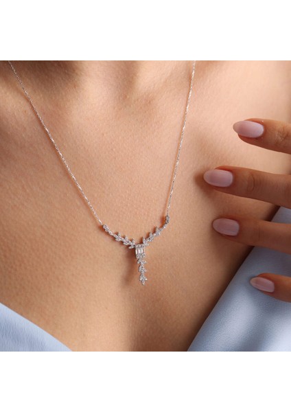 Beyaz Altın Baget Kolye Salkım Formlu modelleri