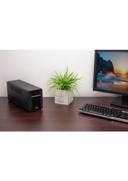 BVX900LI Easy Ups 900VA 230V Avr IEC Soket