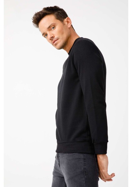 Erkek Siyah Modernfit / Ekstra Dar Kalıp Bisiklet Yaka Sweatshirt fırsatları