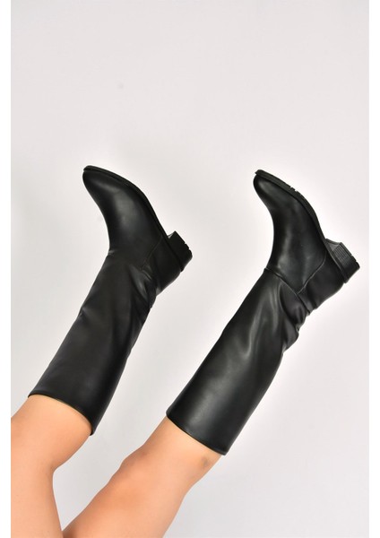 Kadın Günlük Suni Deri Düz Taban Bağcıksız Çizme – Rahat, Şık ve Kolay Giyilebilir Tasarım modelleri