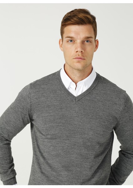 V Yaka Düz Gri Melanj Kazak fırsatları