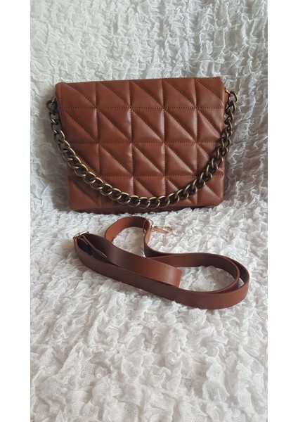 Kapitoneli Demir Detay Postacı Çanta - Liva - Taba