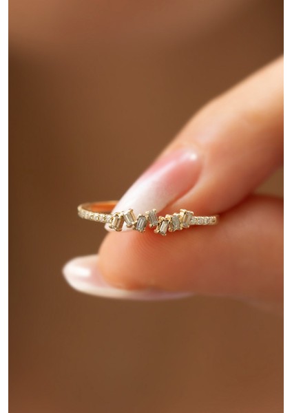 Altın Baget Taşlı Zig Zag Yüzük fiyatları