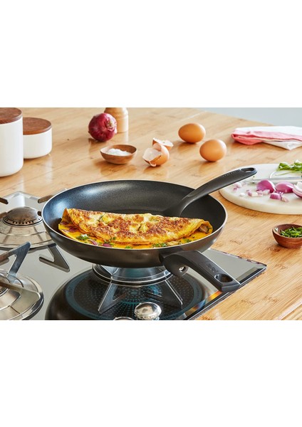 Titanium Simple Cook Tava 24 cm
