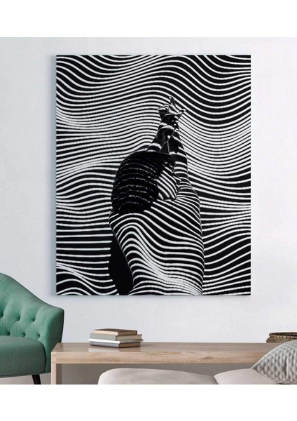 Siyah Beyaz Kız Kanvas Tablo