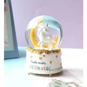 Ay Üzerinde Unicorn Büyük Boy Püskürtmeli Işıklı Müzikli Motorlu Kar Küresi