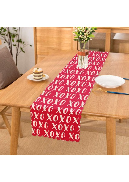 Pembe Zeminde XO Baskılı Özel Tasarım Runner