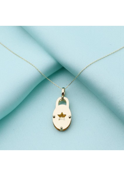 14K Altın Oval Yıldız Kilit Kolye W4N28193Z
