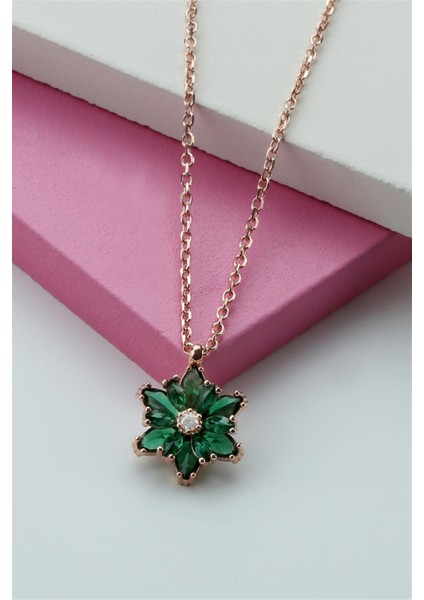 Gümüşyeşil Taşlı Lotus Çiçeği Kolye