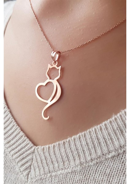 Gümüş Kedi Figürlü Kalp Kolye