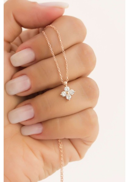 Gümüş Yonca Kolye modelleri