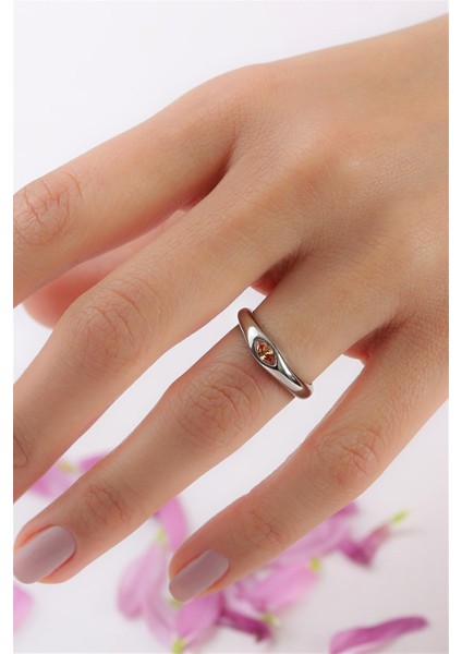 Gümüş Renkli Mekik Taşlı Tasarım Yüzük