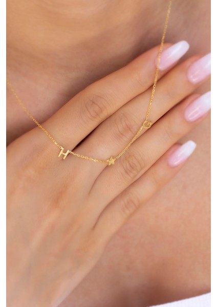 Gümüş Yıldızlı Harf Kolye