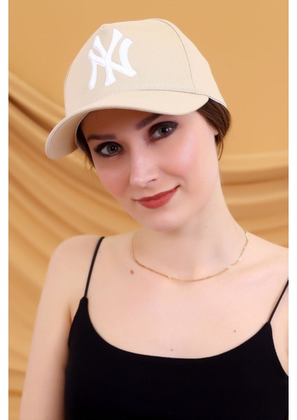Krem Beyaz Ny Nakışlı Şapka