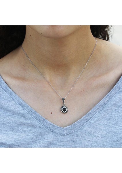 Küçük Yuvarlak Model Gümüş ve Oltu Taşlı Kolye