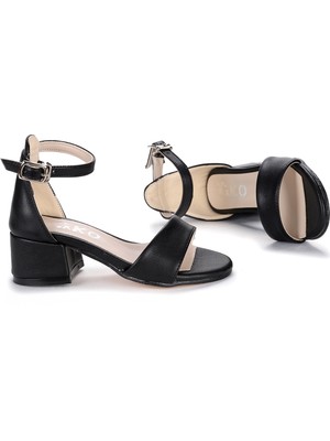 Kiko 769 Kum Cilt Günlük Kız Çocuk 3 cm Topuk Sandalet Ayakkabı