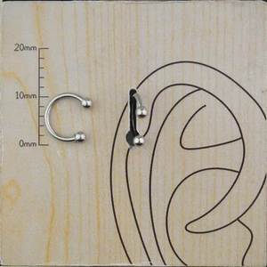 Yarım Halka Cerrahi Çelik Kıkırdak Dudak Smile Burun Piercing 2.5mm Top 8 mm