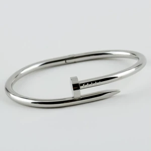 Çivi Figürlü Çelik Kelepçe Bileklik