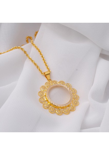 Dönence Yarım Altın Çerçeveli Kolye indirimleri