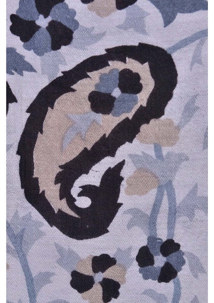 Desenli Kadın Ipek Şal modelleri