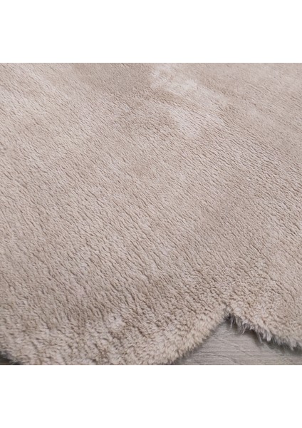 Vizon Yonca Peluş Halı Dekoratif Oda Halısı Kaymaz Taban Pofuduk