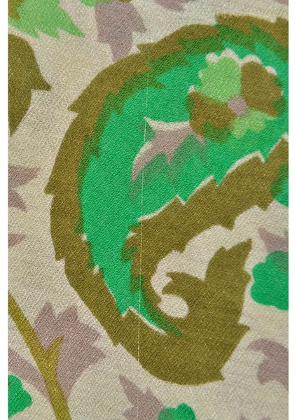 Desenli Kadın Ipek Şal modelleri