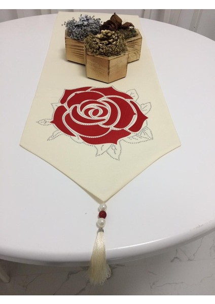 Runnerlinen Kristal Taşlı ve Gül Baskılı Keten Kumaş Krem/Kırmızı Runner 40*160 cm - 390 modelleri