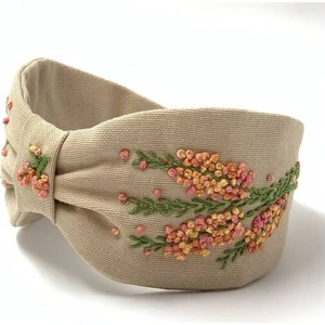 Mimoza Nakışlı Dar Kalıp Bej Taç