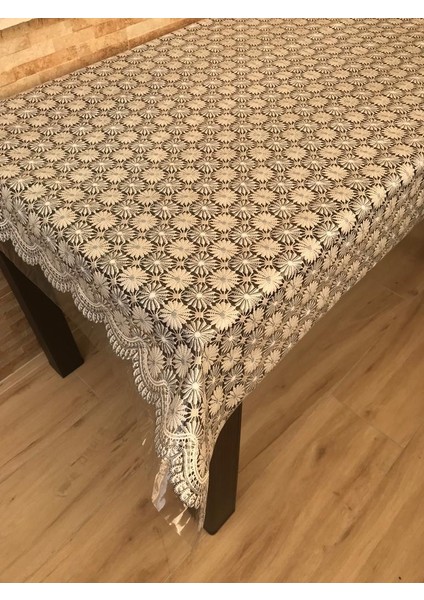 Masa Örtüsü Şeffaf Kaplamalı Dantel Desen