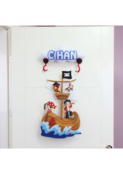 Cihan Isimli Korsan Temalı Bebek Kapı Süsü fiyatları