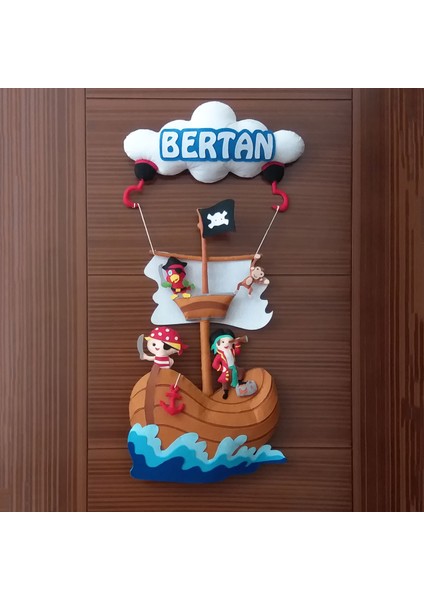 Bertan Isimli Korsan Temalı Bebek Kapı Süsü