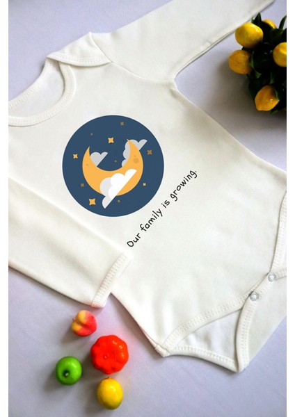 Unisex Bebek Ailemiz Büyüyor Baskılı Body Zıbın