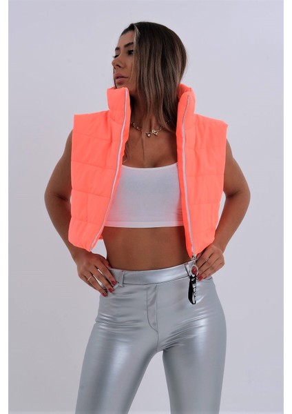 Kadın Nar Çiçeği Dik Yaka Kısa Şişme Yelek