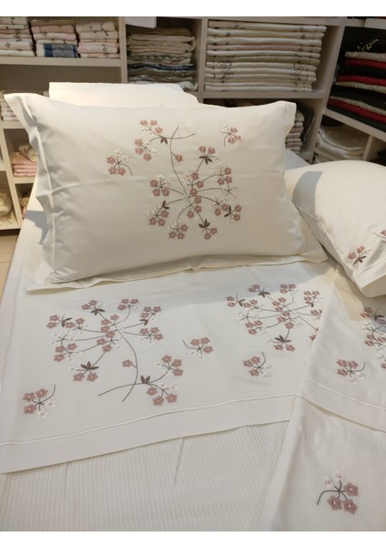Pike ve nevresim set 7 parçadan oluşmaktadır.....