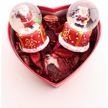 Hediye Filesi Özel Kalp Kutu Içinde 2 Adet Noel Baba  Kar Küresi 6,5 cm ve Kuru Gül