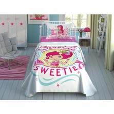 Taç Lisanslı Tek Kişilik Pike Takımı Strawberry Shortcake Seaside