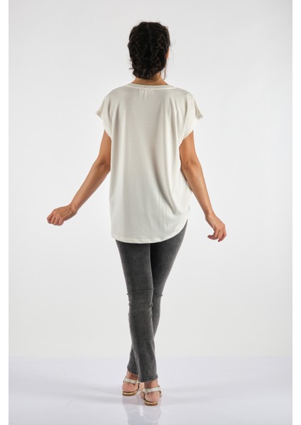 Oversize V Yaka Kadın T-Shirt - Rahat ve Şık fırsatları