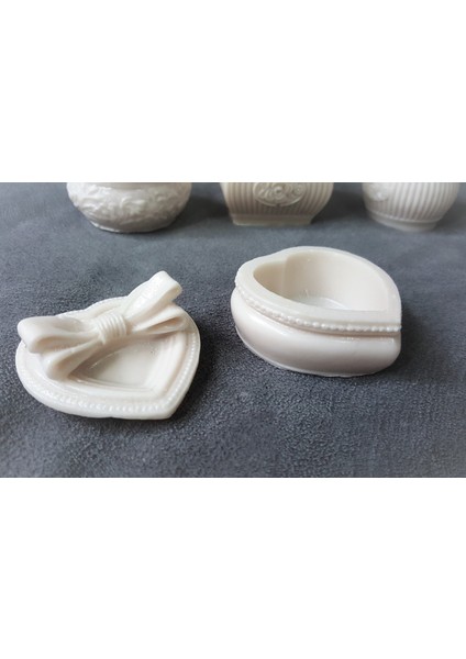 Kurdele Fiyonk Dekorlu 5,5cm Mini Kutu Silikon Kalıp K-218