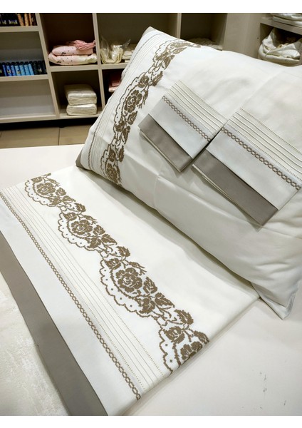 Kanaviçe Modeli Işlemeli Pike ve Nevresim Set 7 Parça