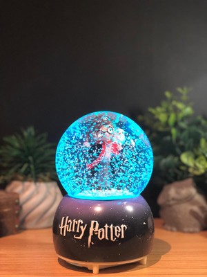 Lapidaria Harry Potter Temalı Işıklı Müzikli Püskürtmeli Kar Küresi (Büyük Boy)