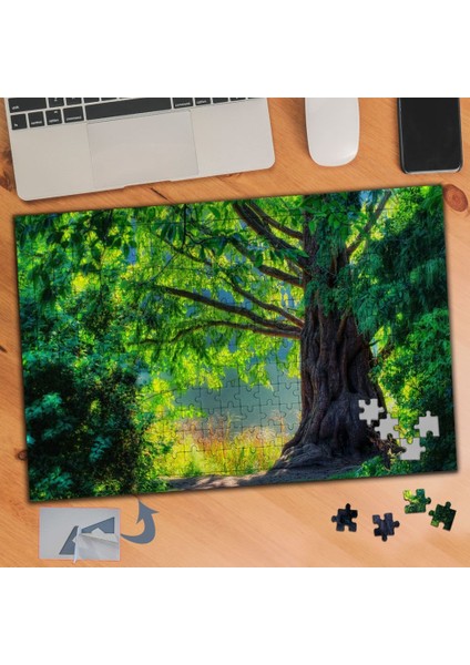 Ormanda Yeşil Yapraklı Büyük Ağaç 240 Parça Puzzle Yapboz TABLO-320