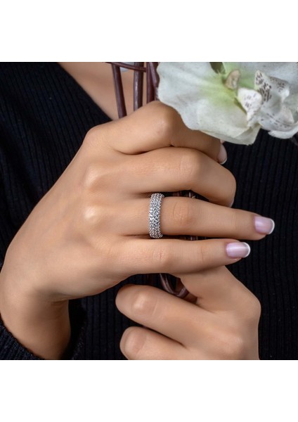 3 Sıra Tam Tur Taşlı Gümüş Yüzük