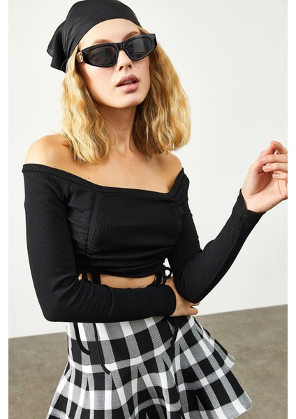 Siyah Büzgü Detaylı Kayık Yaka Kaşkorse Bluz 2KXK2-45713-02 fiyatları