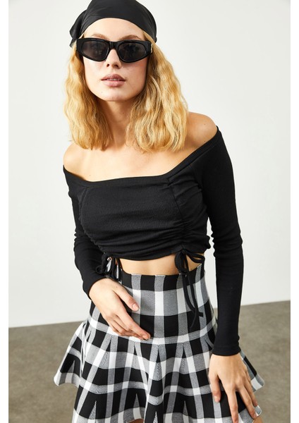 Siyah Büzgü Detaylı Kayık Yaka Kaşkorse Bluz 2KXK2-45713-02 modelleri