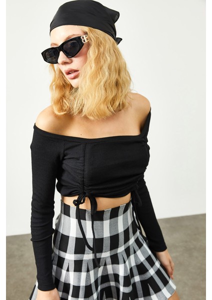 Siyah Büzgü Detaylı Kayık Yaka Kaşkorse Bluz 2KXK2-45713-02 indirimleri