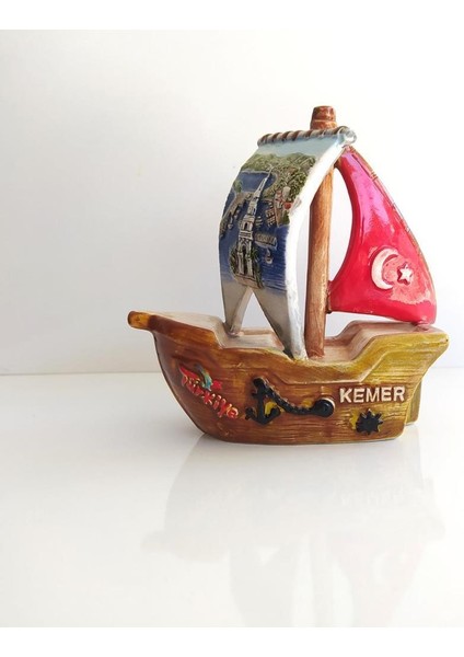 Orta Boy Gemi Biblo Türk Bayraklı Ev Masa Üstü Figür Obje Seramik