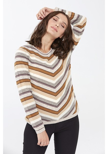 Kadın Çizgili Sıfır Yaka Kazak V.bej modelleri