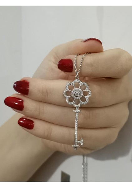 Zirkon Taşlı Anahtar Kolye